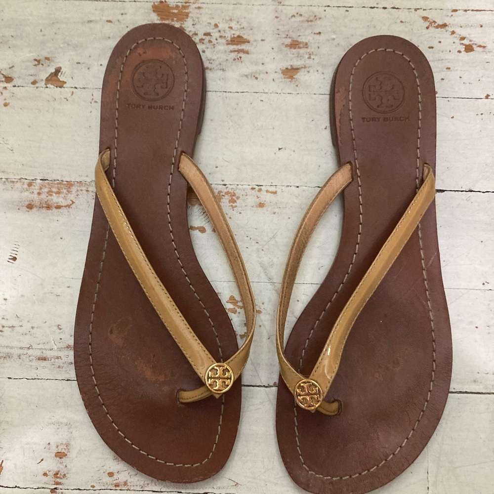 Tory Burch Terra Thong Sandal In Tan Patent Leather